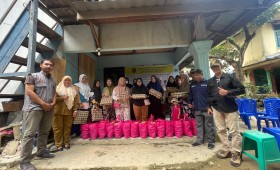 Pembagian Sembako Probebaya RT 32 dan RT 39 Kelurahan Air Putih